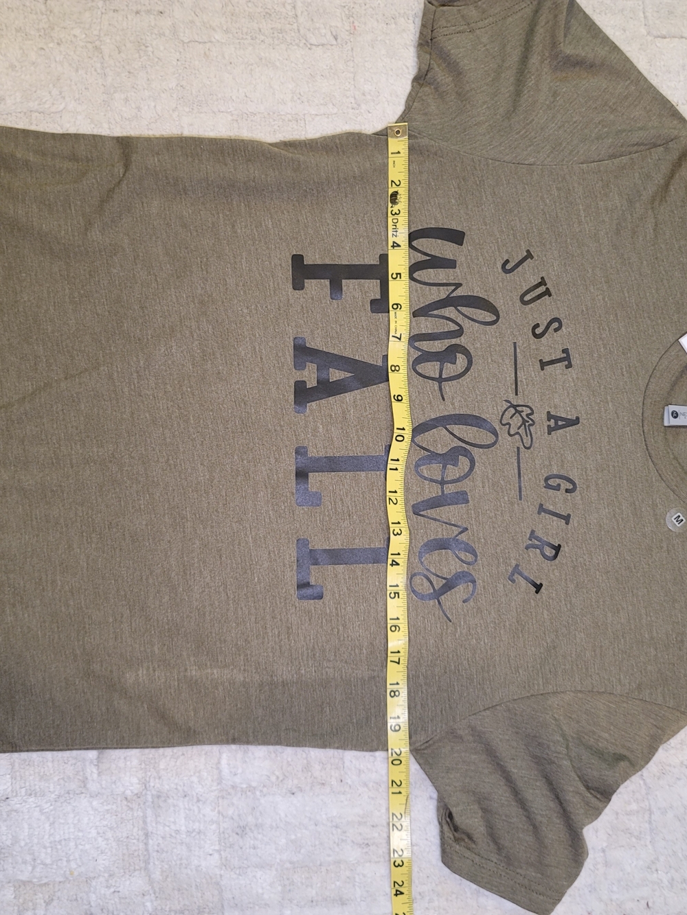 NWT NEXTLEVEL APPAREL Just a Girl Who Loves Fall Graphic Tee Olive Green Size M - Picture 5 of 7